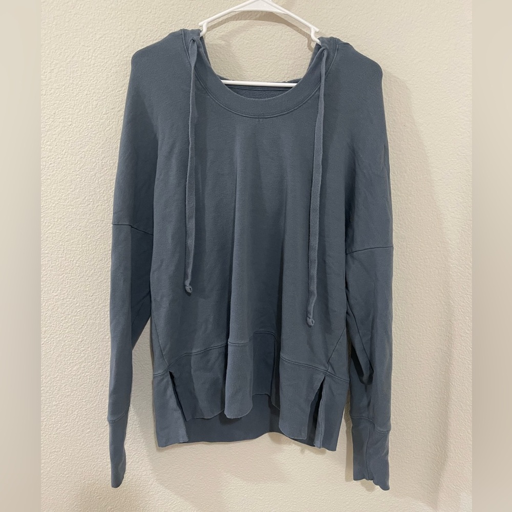 Alo Yoga hooded scoop neck sweatshirt